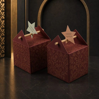 Boîte cadeau Ramadan avec poignée en bois, calligraphie arabe, motif géométrique islamique, boîte en carton pour dattes et friandises de l'Aïd