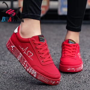 Zapatillas de Lona Rojas Nuevas de Primavera Otoño 2025 para Mujer, Edición Coreana, Versátiles, Transpirables, Ligeras, Antideslizantes, para Estudiantes de Secundaria - Product Image 1