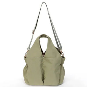 Bolso bandolera de nylon personalizado, ligero, de gran capacidad, impermeable, para mujer. - Product Image 4