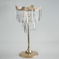 Centres de table de mariage exquis de luxe, support de fleurs en métal doré, vase à fleurs en cristal pour la décoration d'événements de fête de mariage