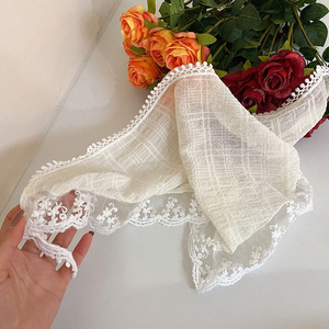 Bordado francés Flores Beige Head Wrap Bandanas Seda Triángulo Bufanda Diadema Encaje Banda para el cabello Pañuelo para la cabeza - Product Image 3