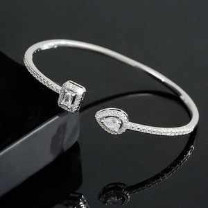 Bán buôn sáng Zircon có thể điều chỉnh Brass <span class=keywords><strong>Bracelet</strong></span> nữ engagement phụ kiện phong cách duyên dáng tay trang sức cho kỷ niệm - Product Image 4