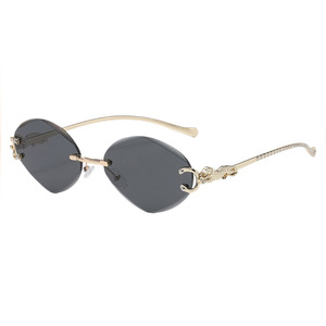 Gafas de sol sin montura con diseño de mariposa para mujer, protección solar UV400, estilo moderno para adultos - Product Image 4