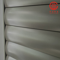 Nouvelles persiennes en aluminium rotatives de style moderne 2026, personnalisables pour hôtels, bureaux, gazebos et pergolas