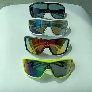 <span class=keywords><strong>Gafas</strong></span> de <span class=keywords><strong>sol</strong></span> cuadradas con revestimiento reflectante para hombre y mujer, lentes de <span class=keywords><strong>sol</strong></span> cuadradas con pinchos, de diseñador de marca, Uv400 - Product Image 2