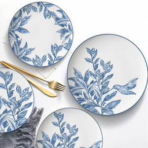 Venta al por mayor Vintage Azul Floral Decoración Country Style Bone China Cargador Platos Cena Plato Set - Product Image 1