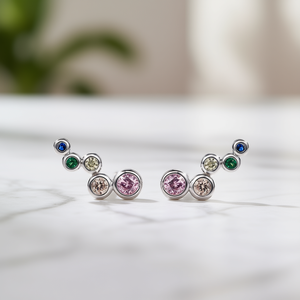 Orecchini a perno geometrici di tendenza con zirconi colorati taglio brillante rotondo incastonati a castone per donna, gioielli alla moda per feste - Product Image 2