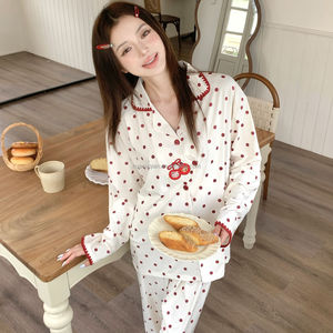 بيجامة نسائية جديدة بتطريز الكرز اللطيف، قميص نوم أحمر منقط بأكمام طويلة من القطن السحابي، ملابس منزلية كاجوال - Product Image 3