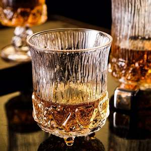 Copas de Vino Clásicas de Vidrio Transparente con Asa - 1 para Uso en el Hogar y Fiestas - Product Image 5