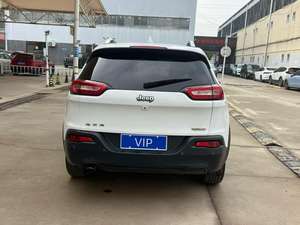 <span class=keywords><strong>Jeep</strong></span> <span class=keywords><strong>Cherokee</strong></span> 2.4L Latitude (Modelo Básico) Usado - Product Image 6