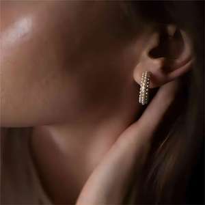 Pendientes de Aro de Acero Inoxidable con Oro de 18K, Incrustaciones de Zirconio y Perla, Diseño Geométrico Redondo, Joyería para Fiestas - Product Image 3