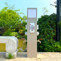 Marina PE Standfuß Outdoor Multifunktionale Stromversorgungssäule Industrielle 304 Edelstahl Wasserdichte Steckdosenleiste für Docks