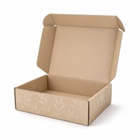 Boîte d'expédition en carton ondulé kraft personnalisée, imprimé subtil de feuilles botaniques naturelles, emballage écologique pour cadeaux et expédition aérienne