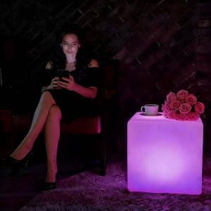 Chaise cube LED en <span class=keywords><strong>vente</strong></span> chaude, rechargeable par USB avec télécommande, meubles décoratifs lumineux en PE, cube LED changeant <span class=keywords><strong>de</strong></span> couleur RVB - Product Image 2