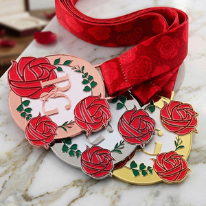 Médailles personnalisées en métal émaillé, alliage de zinc, plaqué or/argent/or rose, design 3D magnifique en forme de rose, médailles de récompense pour les célébrations - Product Image 1