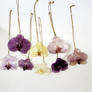 Collana Romantica con Ciondolo a Orchidea Viola 3D, Gioiello alla Moda con Fiore Eterno Conservato, Idea Regalo per Donne e Ragazze - Product Image 2