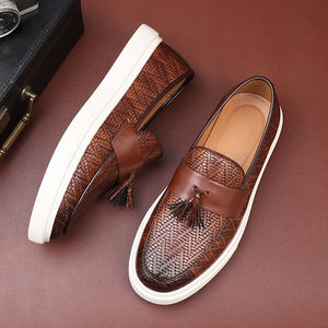 รองเท้าโลฟเฟอร์ผู้ชายสุดหรู สวมใส่สบาย ดีไซน์เปิดประดับกระดุมโลหะคู่ หนัง PU สำหรับผู้ชาย รองเท้าลำลองฤดูใบไม้ร่วง - Product Image 1