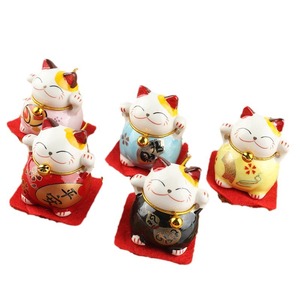 Prix usine Top cadeau porcelaine japonaise petite Figurine cadeau en céramique Fortune <span class=keywords><strong>chat</strong></span> <span class=keywords><strong>porte</strong></span>-<span class=keywords><strong>bonheur</strong></span> Maneki pour la maison hôtel voiture décor - Product Image 4