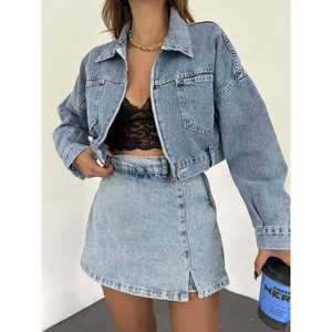 Chaqueta Vaquera Corta para Mujer, con Cierre y Bolsillos, Color Azul Claro, 100% Algodón, Chaqueta de Moda - Product Image 1