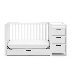 Cuna de Madera Moderna y Ecológica Personalizada con Gabinete de Almacenamiento y Cómoda de Tres Cajones para Cuarto de Bebé, Dormitorio u Hospital - Product Image 3