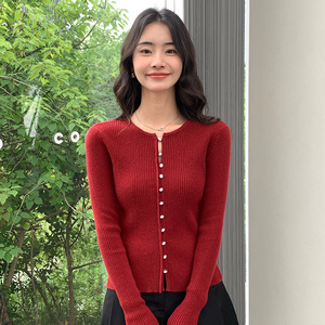 Vente chaude <span class=keywords><strong>Pull</strong></span> en cachemire pur cachemire à col rond pour femmes <span class=keywords><strong>avec</strong></span> boutons de <span class=keywords><strong>perles</strong></span> - Product Image 2