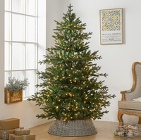 Sapin de Noël artificiel pré-éclairé à LED chaudes, très populaire, avec branches complètes, idéal pour la décoration de la maison et des fêtes.