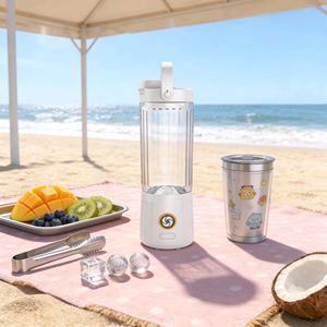 USB Powered <b>Mini</b> <b>Portable</b> <b>Blender</b> 550ml Personal Size for Camping Outdoor Smoothie Making - Product Image 1