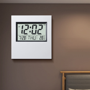 Horloge numérique de bureau LCD à piles en plastique avec alarme, calendrier, fonction snooze, température intérieure, minuteur, grand logo, pour montage mural, Reloj - Product Image 2