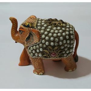 Escultura de elefante de madera hecha a mano de PARIJAT HANDICRAFT pintada con intrincado diseño de incrustaciones - Product Image 5