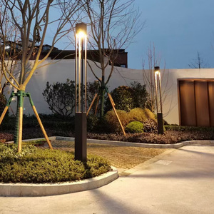 เสาไฟสวนกลางแจ้งเหล็ก LED 2700K แสงวอร์มไวท์ IP65 แบบติดตั้งแน่น ไม่สามารถถอดแยกได้ ใช้ไฟ AC 220V พร้อมเซ็นเซอร์ตรวจจับความเคลื่อนไหว พลังงานแสงอาทิตย์ รับประกัน 10 ปี - Product Image 4