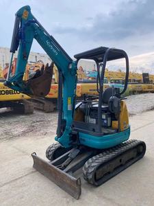 Excavatrice Kubota U20 d'occasion, micro-excavatrice sur chenilles avec peu d'heures de fonctionnement, idéale pour les travaux de jardinage et les projets de construction en espaces restreints. - Product Image 6