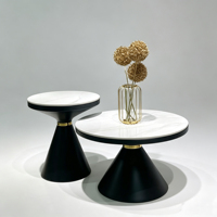 C'est l'une de nos tables basses les plus vendues sur le marché européen, au design élégant, raffiné et minimaliste.