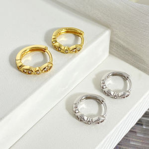 Pendientes de Aro Huggie de Moda con Baño de Oro de 18k y Circonitas 3A Impermeables para Mujer - Product Image 2