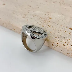 EManco Anello Unisex Classico in Acciaio Inossidabile con Design Geometrico a Triangolo, Gioiello Punk per Feste, Spedizione in 48 Ore - Product Image 5
