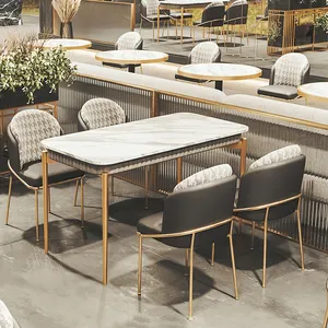 Современная коммерческая мебель для кафе, латунные стулья и мраморный стол