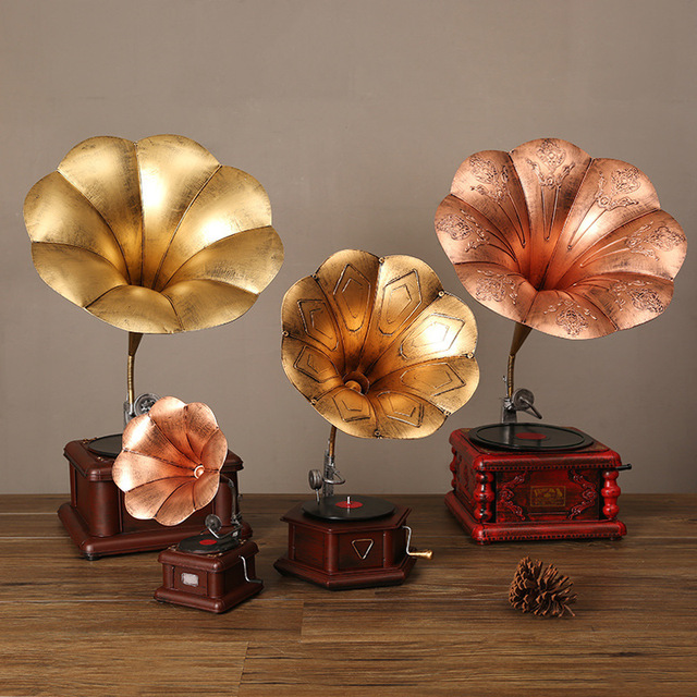 American-style Iron Gramophone Ornament Vintage Record Model Home Entrance Living Room Decoration Shop Hotel Modern Art Antique