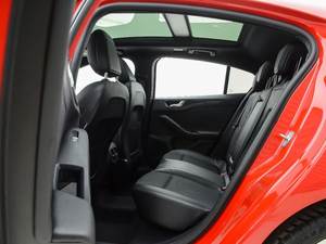 Vente en gros pour Ford <span class=keywords><strong>Focus</strong></span> 2020-2022 berline EcoBoost Turbo 180 automatique <span class=keywords><strong>ST</strong></span> Line, voiture d'occasion avec toit ouvrant panoramique et feux LED - Product Image 2