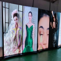 LED-Videowand-Bildschirm P2.5 für Innenräume 16:9 800cd Vollfarbig CMS SDK für Einzelhandelsgeschäfte Werbung Ausstellungshallen