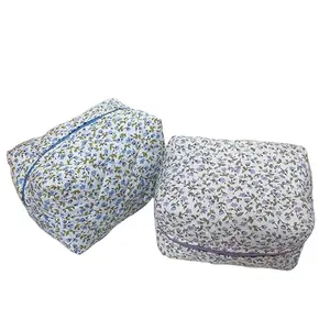 Storage Organizer Floral Puffy Quilted Makeup Bag Flower Printed Cosmetic Pouch Large Travel Cosmetic Bag Makeup Accessory