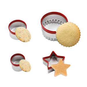 Moule à biscuits en acier inoxydable 4 pièces avec motif imprimé Moule à découper les légumes et les fruits Outil de cuisson pour la maison - Product Image 1