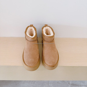 Botas de nieve para mujer con plataforma, forro de piel sintética, cálidas para invierno, antideslizantes, informales, para exteriores - Product Image 1