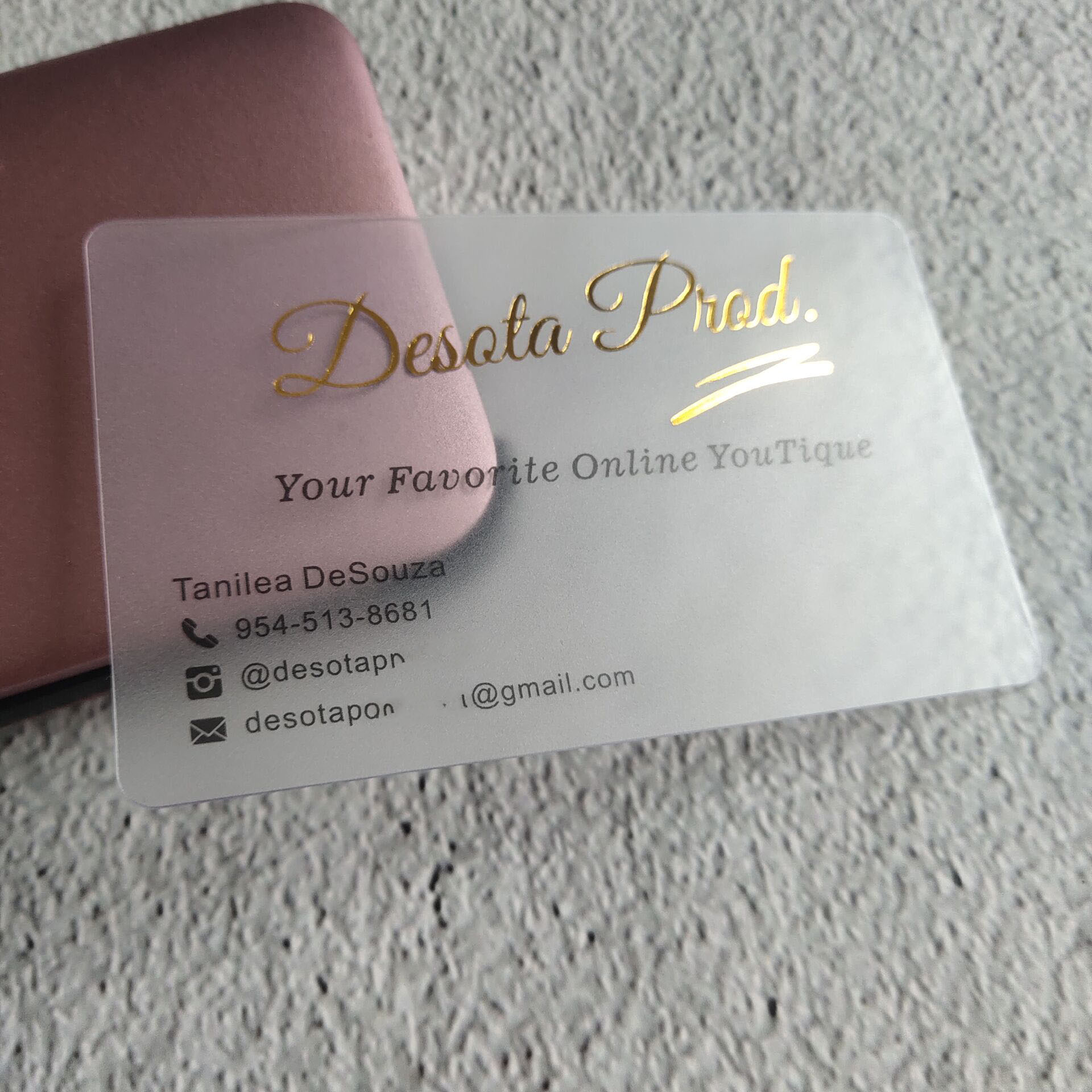 Transparent Plastic PVC Business Cards CMYK Offset Printing with Hot Foil Stamping Customizable Size & Thickness