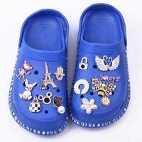 Breloques de chaussures bling faites à la main pour sabots en stock breloques en métal coloré de style mix pour cadeau de noël