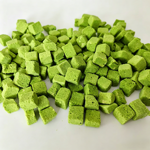 Venta al por mayor de etiqueta privada: Snacks para mascotas de 50g, eliminación de bolas de pelo, apoyo digestivo, <span class=keywords><strong>carne</strong></span> <span class=keywords><strong>cruda</strong></span> liofilizada, cubos de hierba gatera para gatos. - Product Image 2