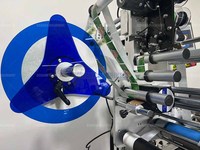 HOWANN Machine d'étiquetage horizontale électrique automatique haute vitesse pour petits flacons cryogéniques, pilotée par PLC, avec écran tactile et laser