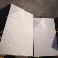 Revêtement en aluminium effet marbre ignifuge et anticorrosion, plaque d'aluminium effet pierre pour projets de façade d'aéroports, de métros et d'hôpitaux