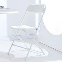Chaise de conférence pliable légère et portable en plastique, empilable, à dossier plat, pour événements, pour l'approvisionnement transfrontalier