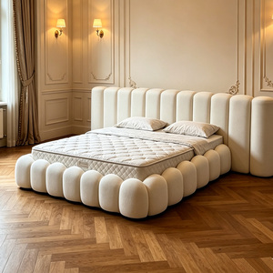 <span class=keywords><strong>Letto</strong></span> imbottito Sherpa Boucle con testiera a bolle, struttura <span class=keywords><strong>letto</strong></span> moderna trapuntata a onde, <span class=keywords><strong>letto</strong></span> di lusso color crema <span class=keywords><strong>per</strong></span> camera da <span class=keywords><strong>letto</strong></span> principale - Product Image 1