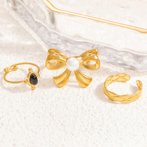 Anillo de Perlas con Lazo en Tono Dorado Estilo Europeo, Joyería de Moda para Mujer, Regalo, Diseño Geométrico, Anillos de Acero Inoxidable - Product Image 1