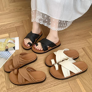 Chaussons d'hiver pour femmes et hommes, taille universelle, antidérapants, doux et chauds, chaussures d'intérieur pour l'hiver - Product Image 4